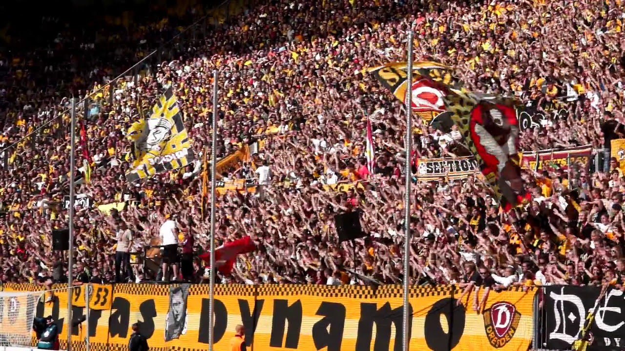 Dynamo Dresden fans chanting 