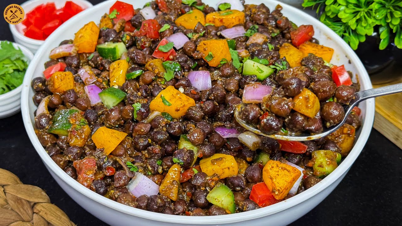 Ramadan Special Fried Kala Chana Chaat | Delicious Black Chickpea Chaat for Iftar