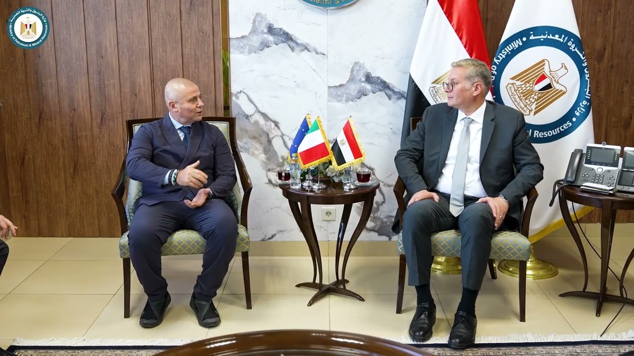 *وزير البترول والثروة المعدنية يبحث مع سفير إيطاليا التعاون في مشروعات البترول والغاز