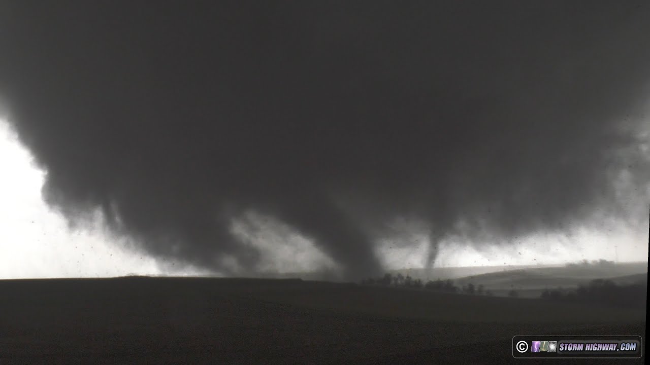 Large and loud wedge/multivortex tornado moves through Minden, Iowa