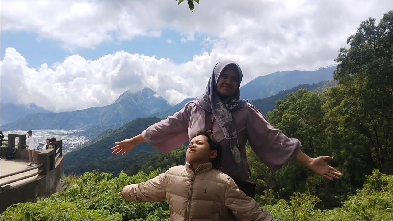 Menikmati indahnya objek wisata sembalun lombok _Taman Pusuk sembalun_Taman surga_ cafe sawah