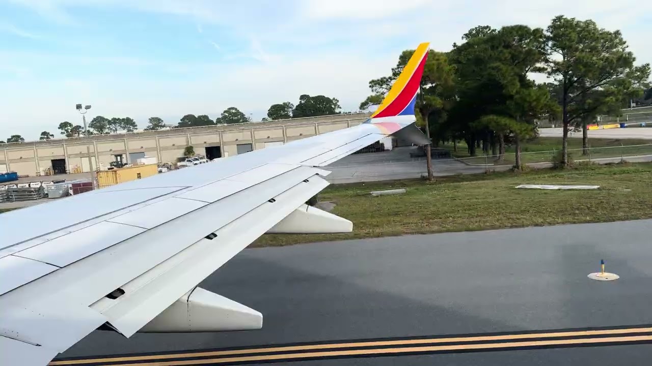 Southwest Airlines Boeing 737 MAX 8 N8899H Takeoff from Orlando International Airport KMCO