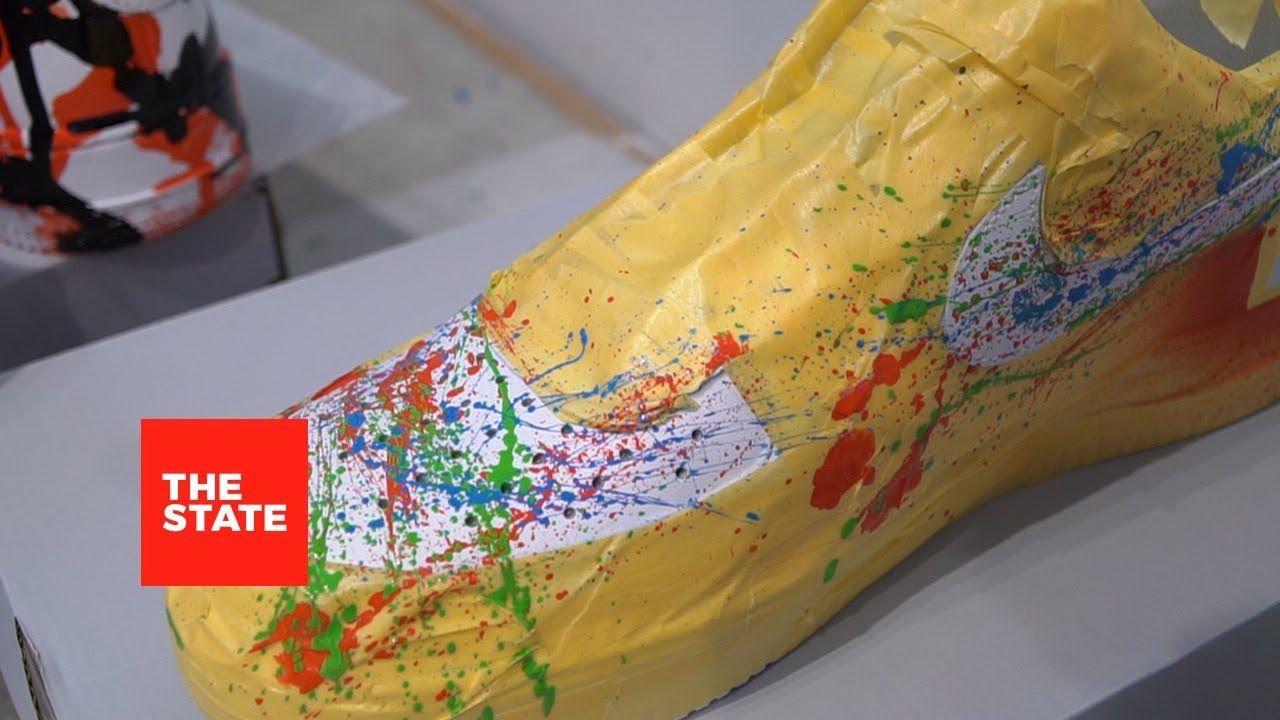 This NIKE Shop in Japan Lets You Customize EVERYTHING!