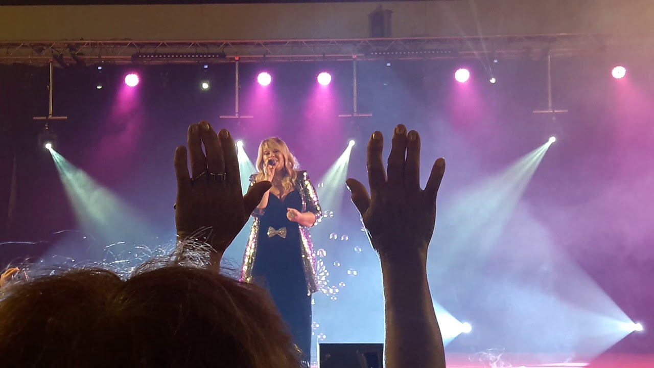 Rebeca - Irei vencer (ao vivo).