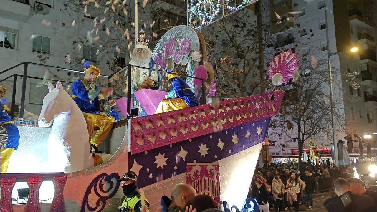 Three kings parade in Huelva city, Spain 🇪🇸 05/Jan/2026 🤴🏼🤴🏼🤴🏼🍬🍭🌳🍊