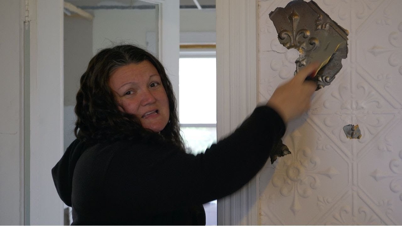 Not wasting any time! Abandoned Home Makeover Ep.4