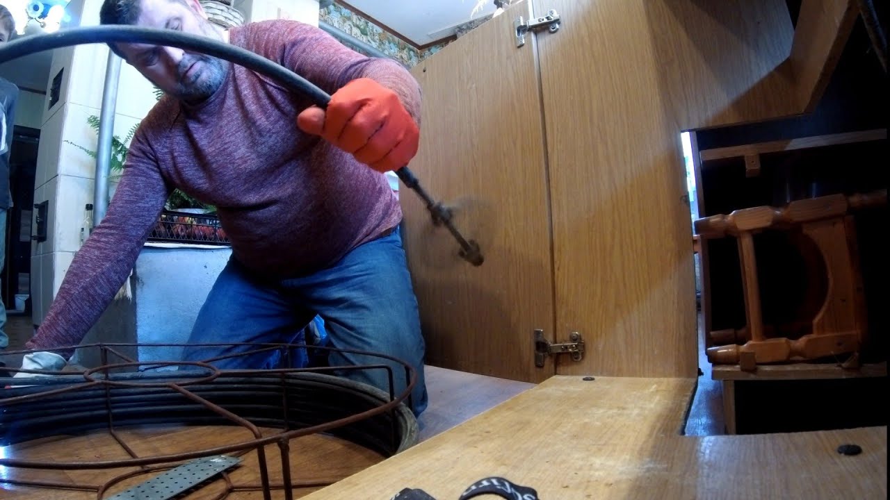 Застрял гибкий вал, но я его всё-таки вытащил. Прочистил сотую кухонную канализацию.#flexshaft