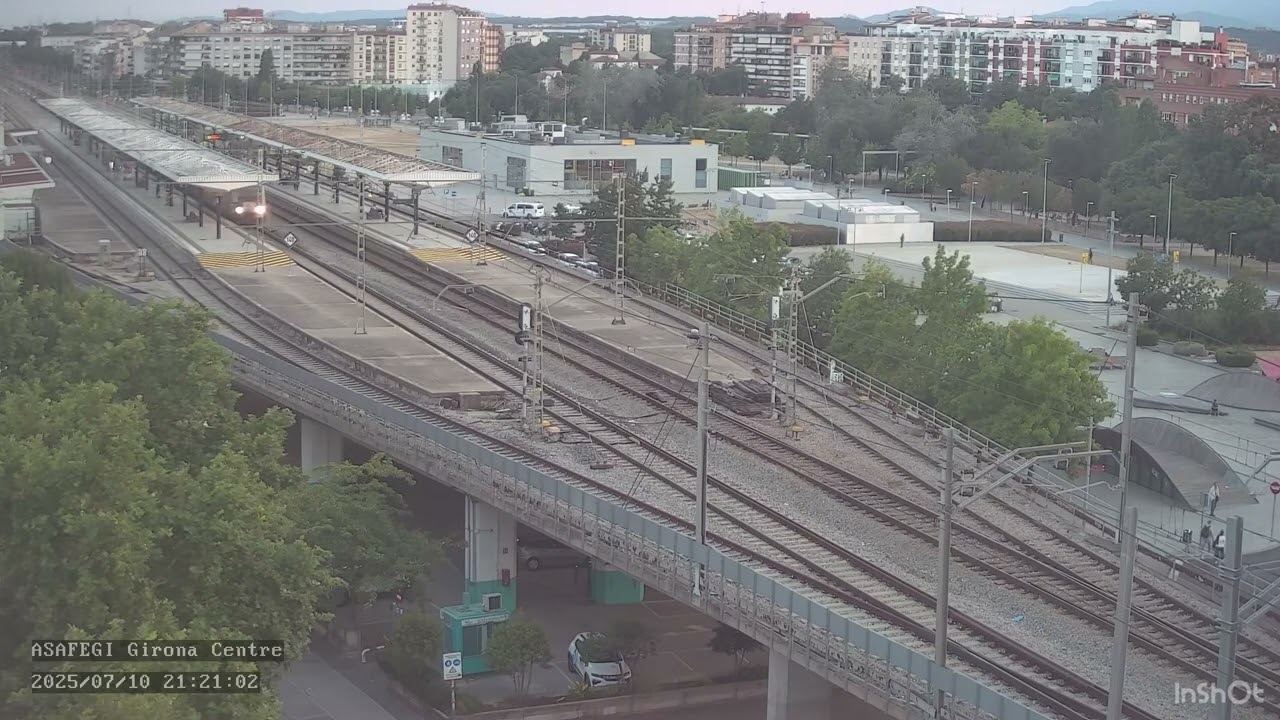 Estació  de Girona 10-7-2025 pas de trens Alii. Asafegi
