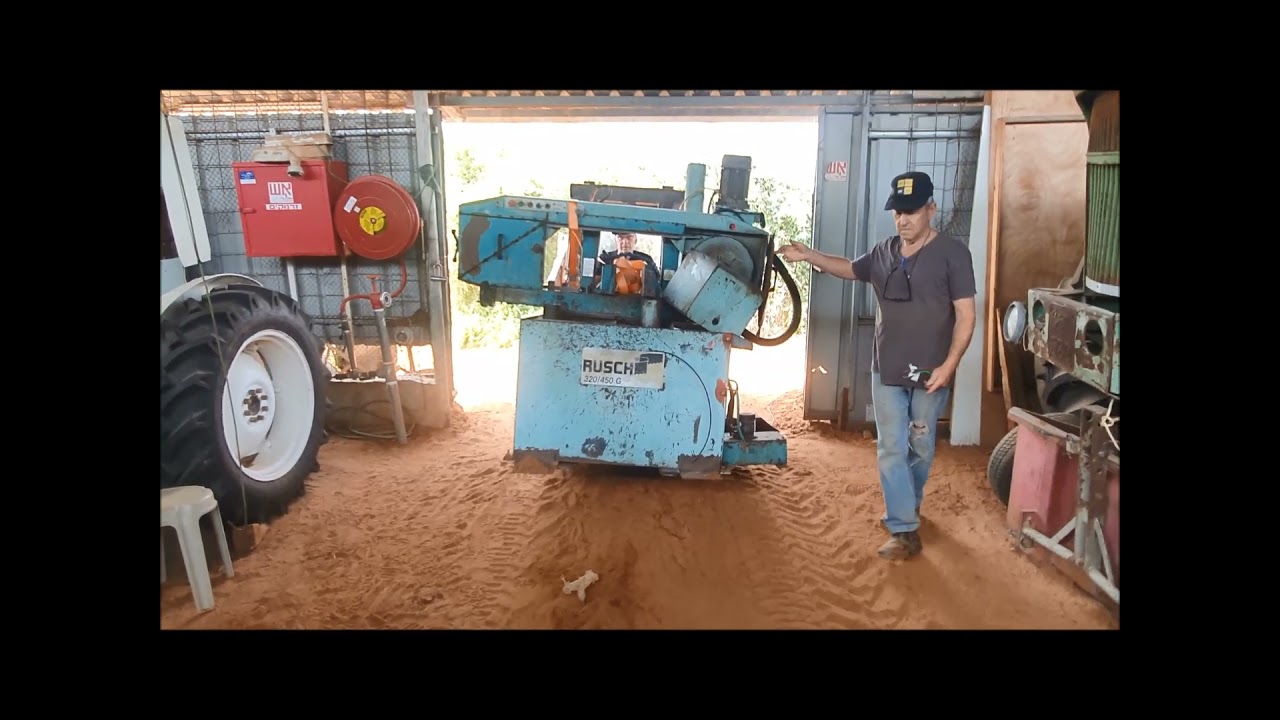 How a workshop of old tractors works  Saw RUSCH 320/450 G
