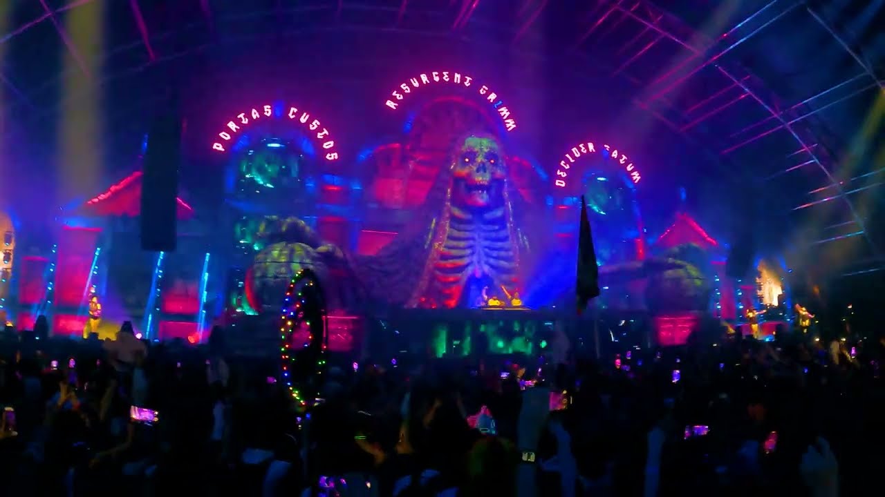 DEORRO B2B VALENTINO KHAN @ ESCAPE HALLOWEEN 2022