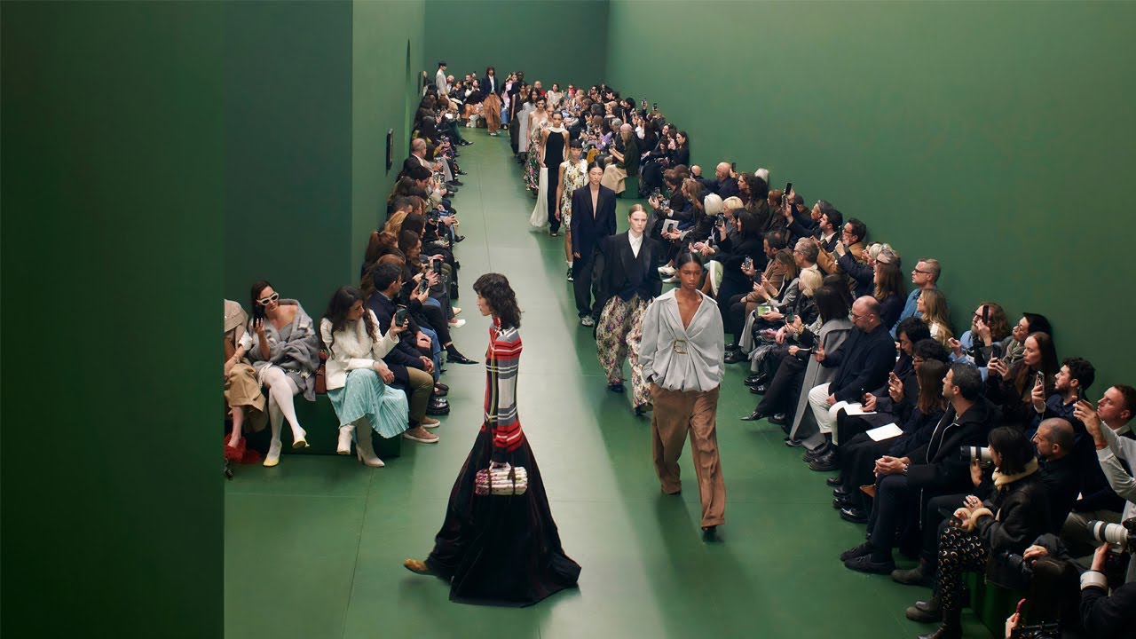 LOEWE Fall Winter 2024 women&rsquo;s runway collection