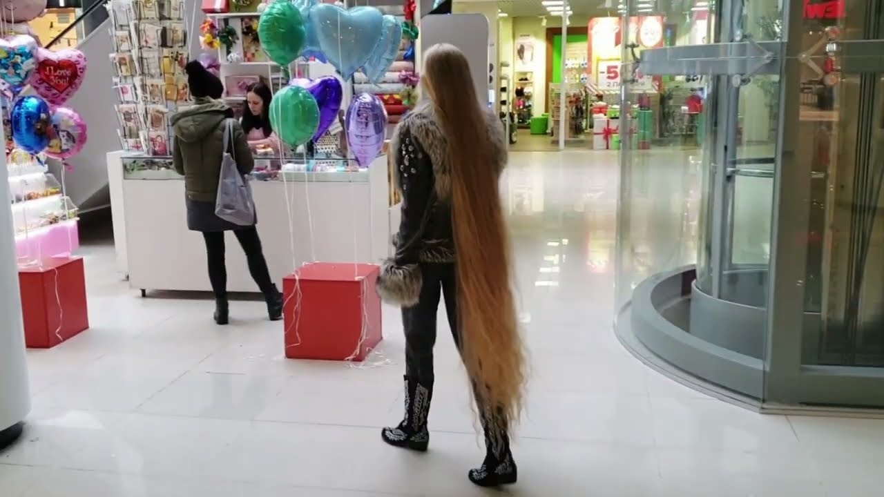 Real Rapunzel in Shopping Mall / Blonde Hair