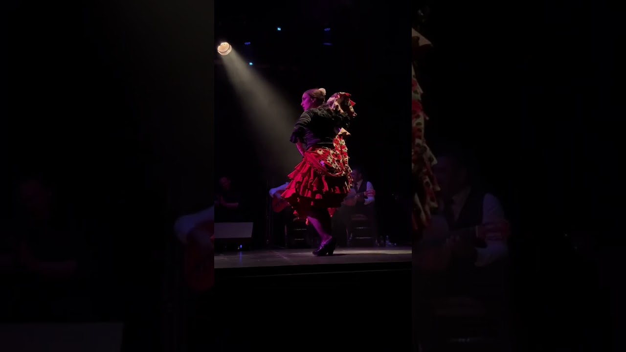 FLAMENCO SHOW in Barcelona 💃🇪🇸 #shorts #barcelona #flamenco #spain #travel