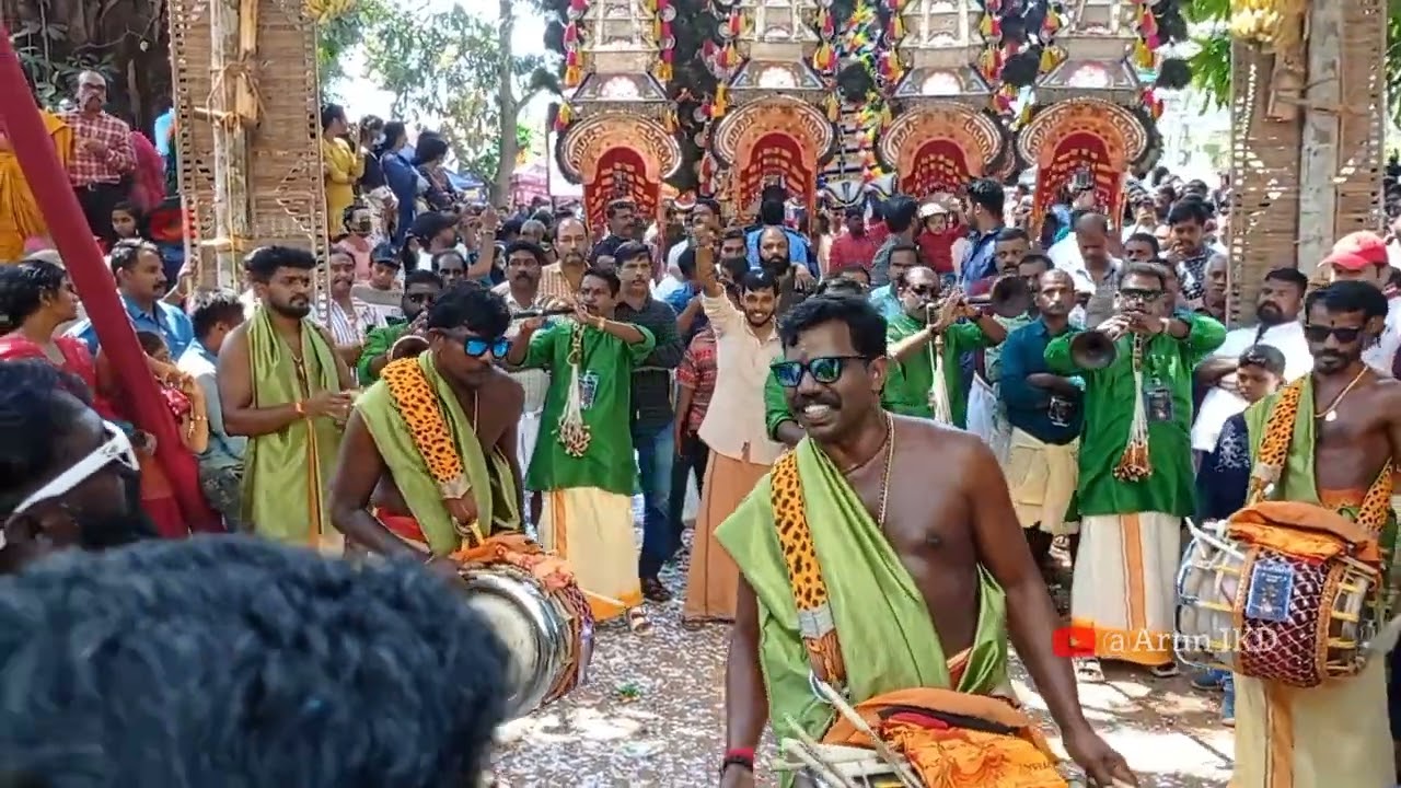 Azhagiya Laila | Thippilassery Brothers | Viyyur Manalarkavu Kavadi 2023 | Nadaswaram Thakil Version