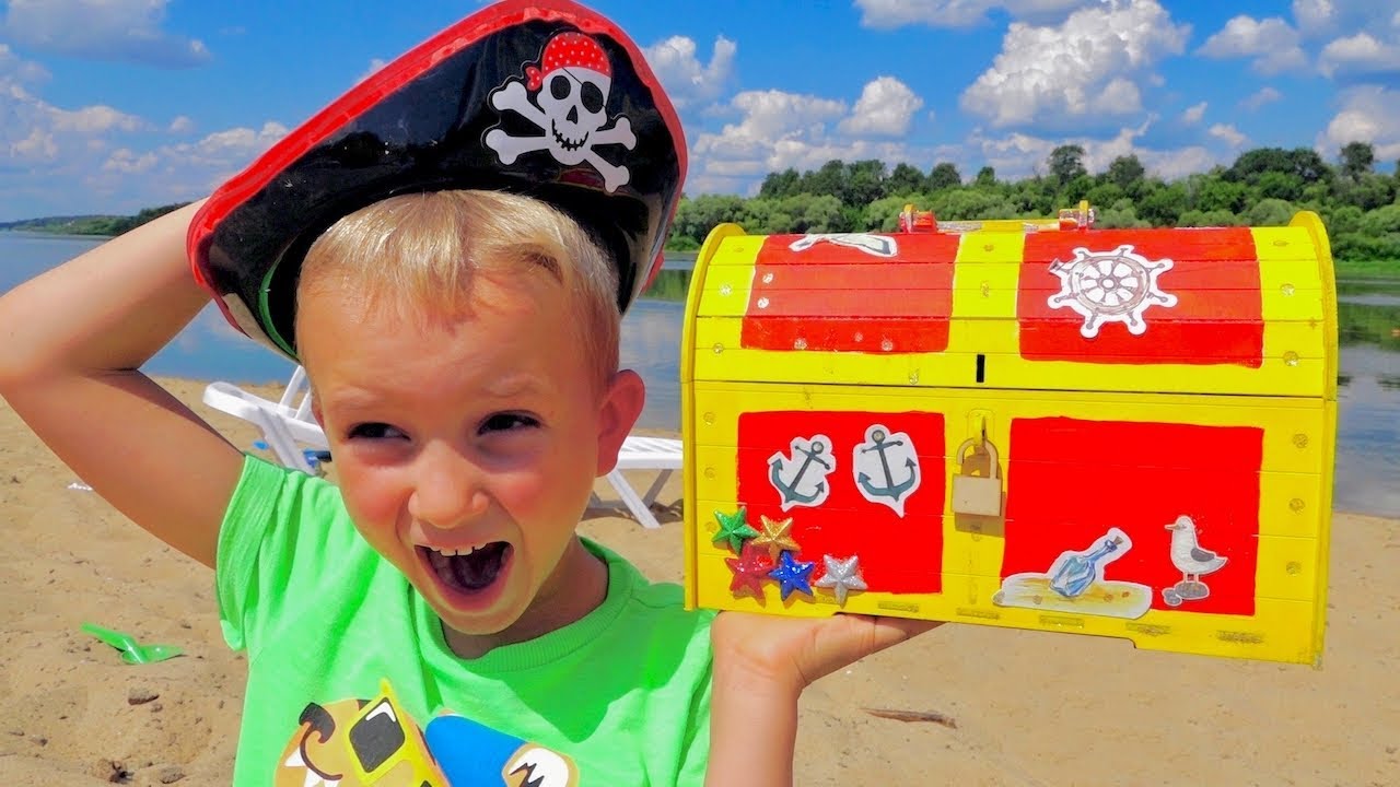 Crianças encontraram tesouro pirata de brinquedo  Vlad e Nikita para crianças