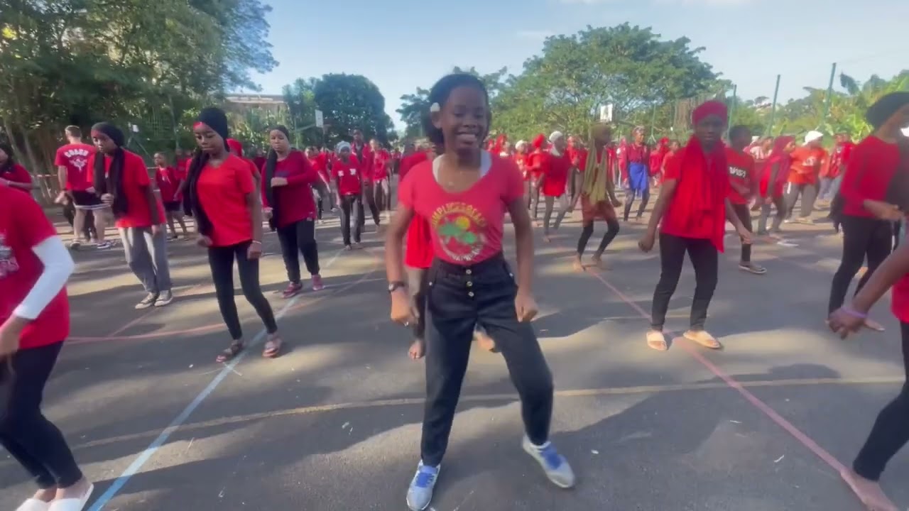 Flashmob collège Ouvoimoja 2024
