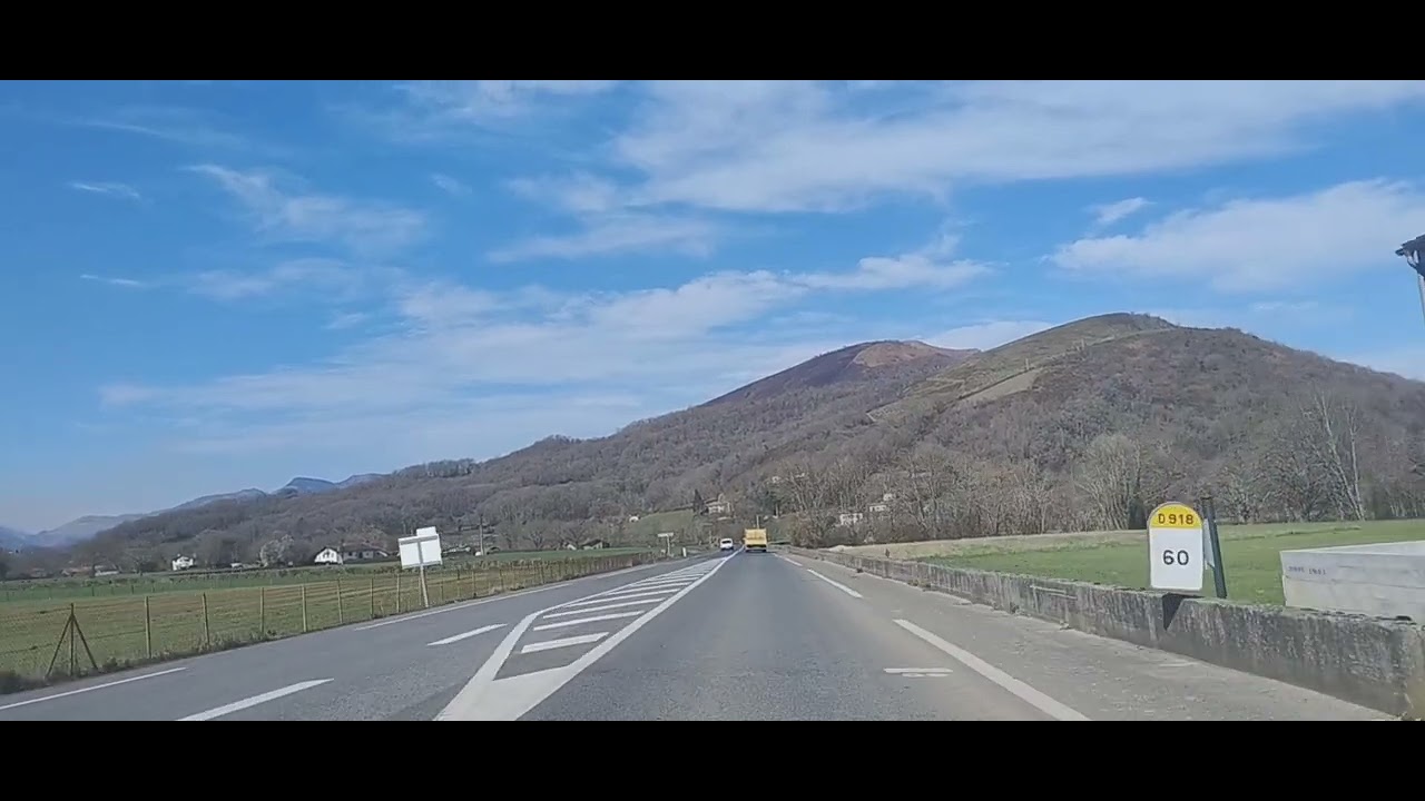 Driving St Jean pied de Port, Bidarray (Pays Basque) France. Vidéo stabilisée