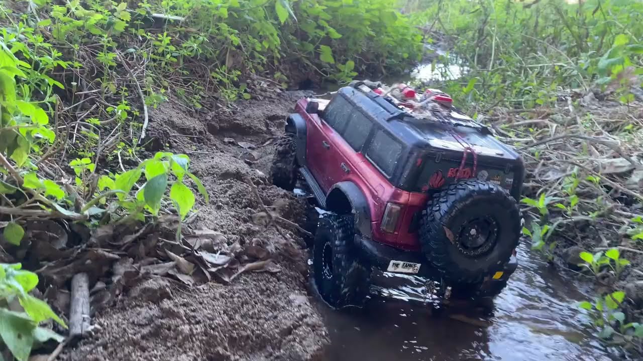 💥Bronco 4x4 vs The River💦: 15 minutes of pure chaos💥 #top #automobile #offroad #enjoy #live HBR1001🚘