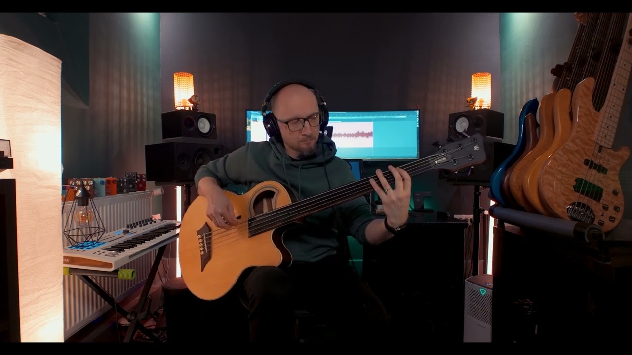 Warwick Alien Deluxe Hybrid 5 fretless acoustic bass - quick test