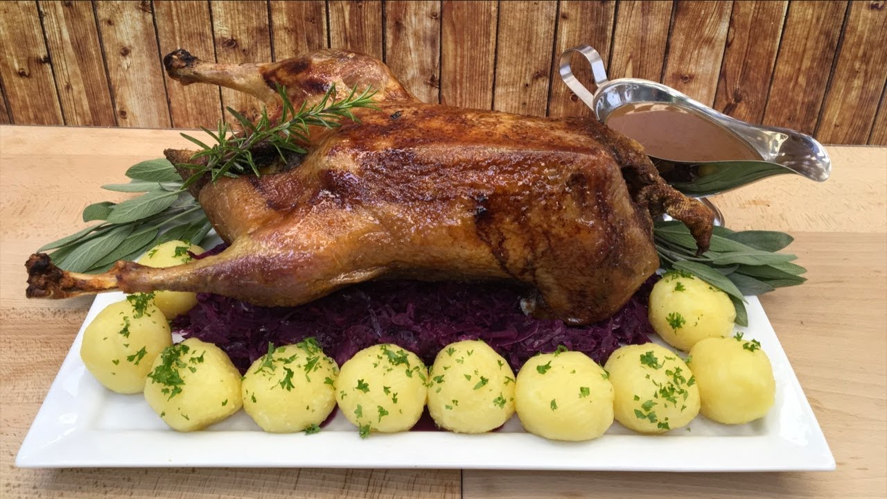 St. Martin´s Day Traditional Roast Goose with Red Cabbage and Potatoe Dumplings
