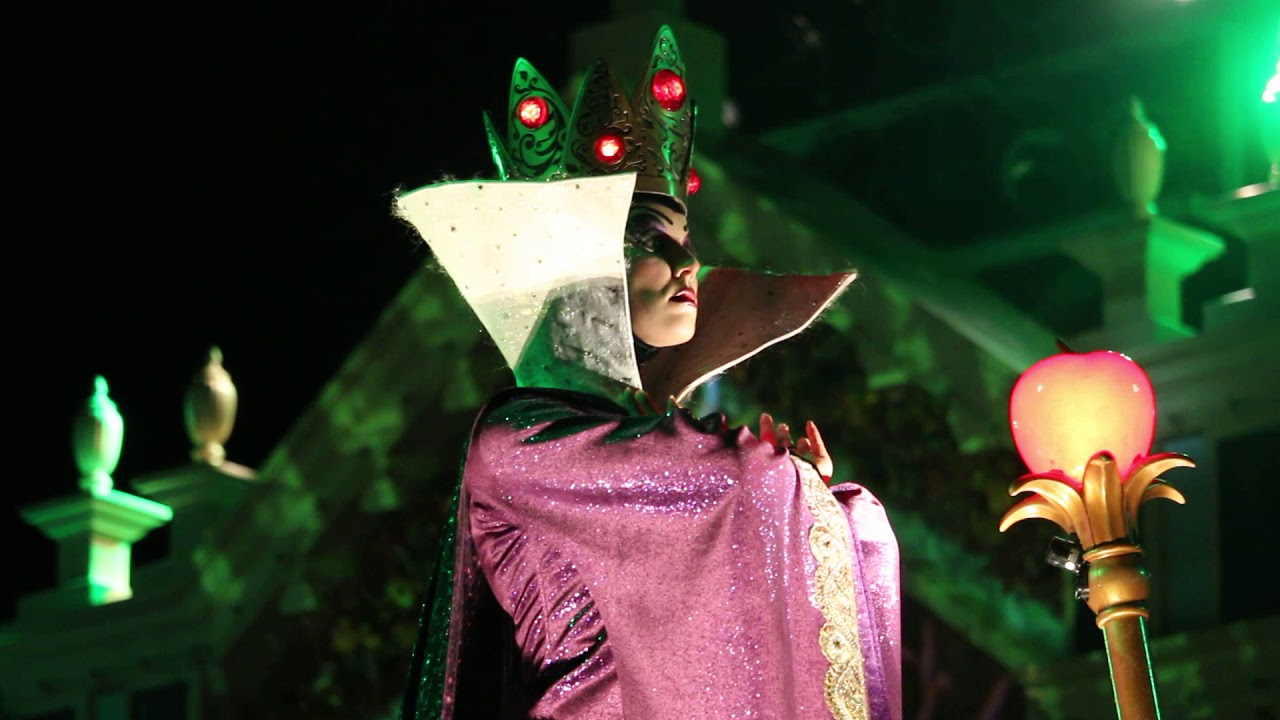 Villains' night out Chapter 2 Evil Queen show stop