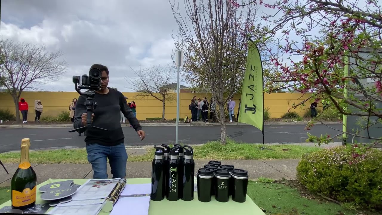 Auction at 29 Dolphin Crescent, Point Cook VIC | Conducted by Ian Shi, Melbourne Auctioneer
