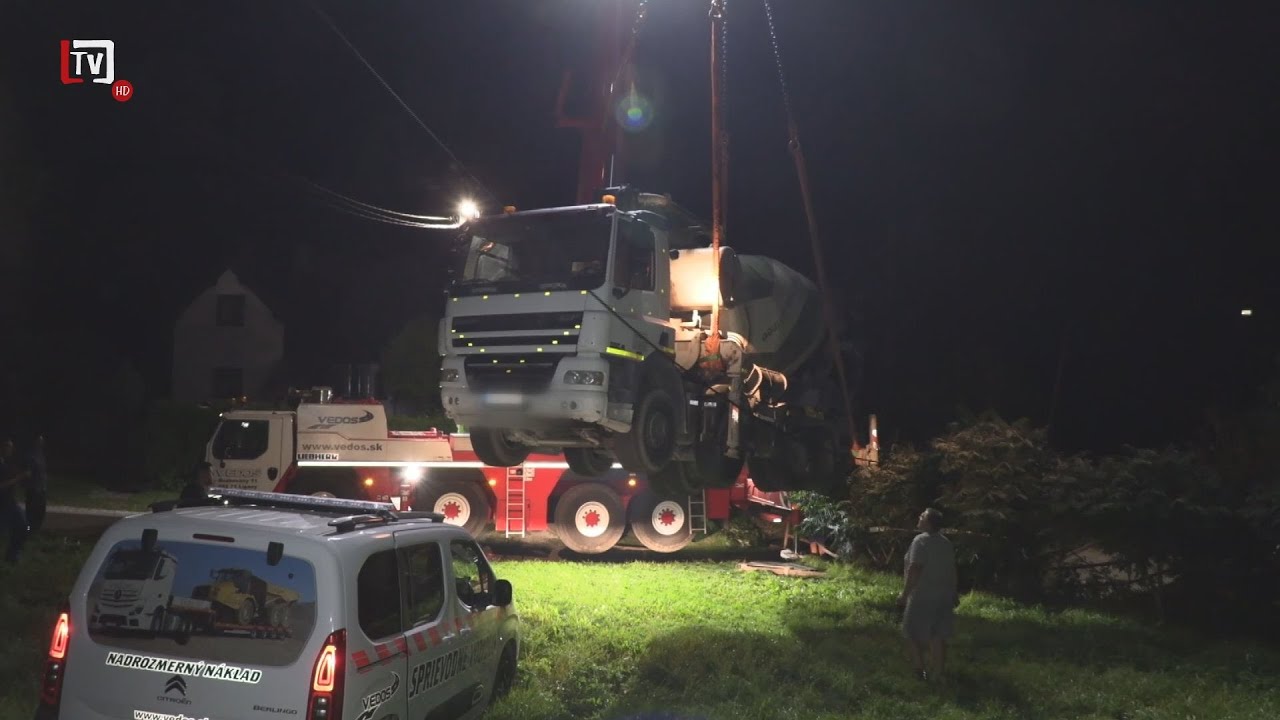 [1/37] Vyslobodzovanie domiešavača zo spadnutého mosta v Levočskej Doline (19. 09. 2023)