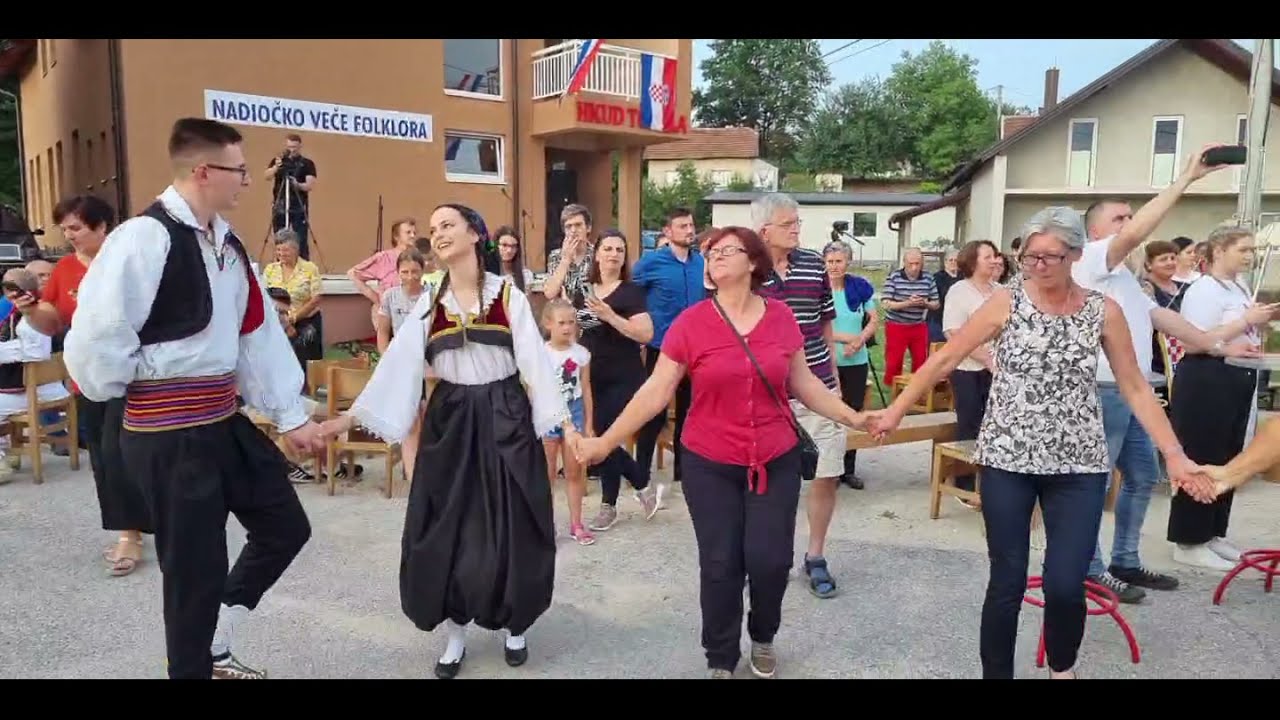 Nadiočka folklorna večer