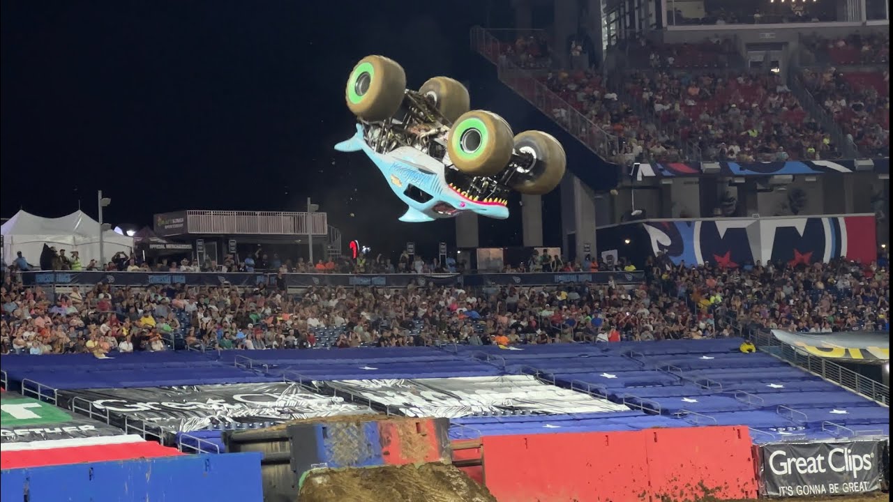 Monster Jam World Finals XXII Megalodon NEON (Todd LeDuc) FREESTYLE - Nashville 07/01/2023
