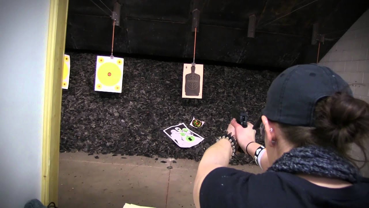 Springfield 1911 A1 Loaded против Springfield 1911 Range Officer FateofDestinee