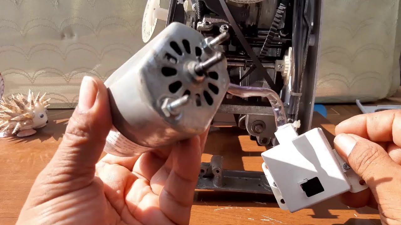 Desmontaje de Motor por carbones gastados Singer Simple 3116