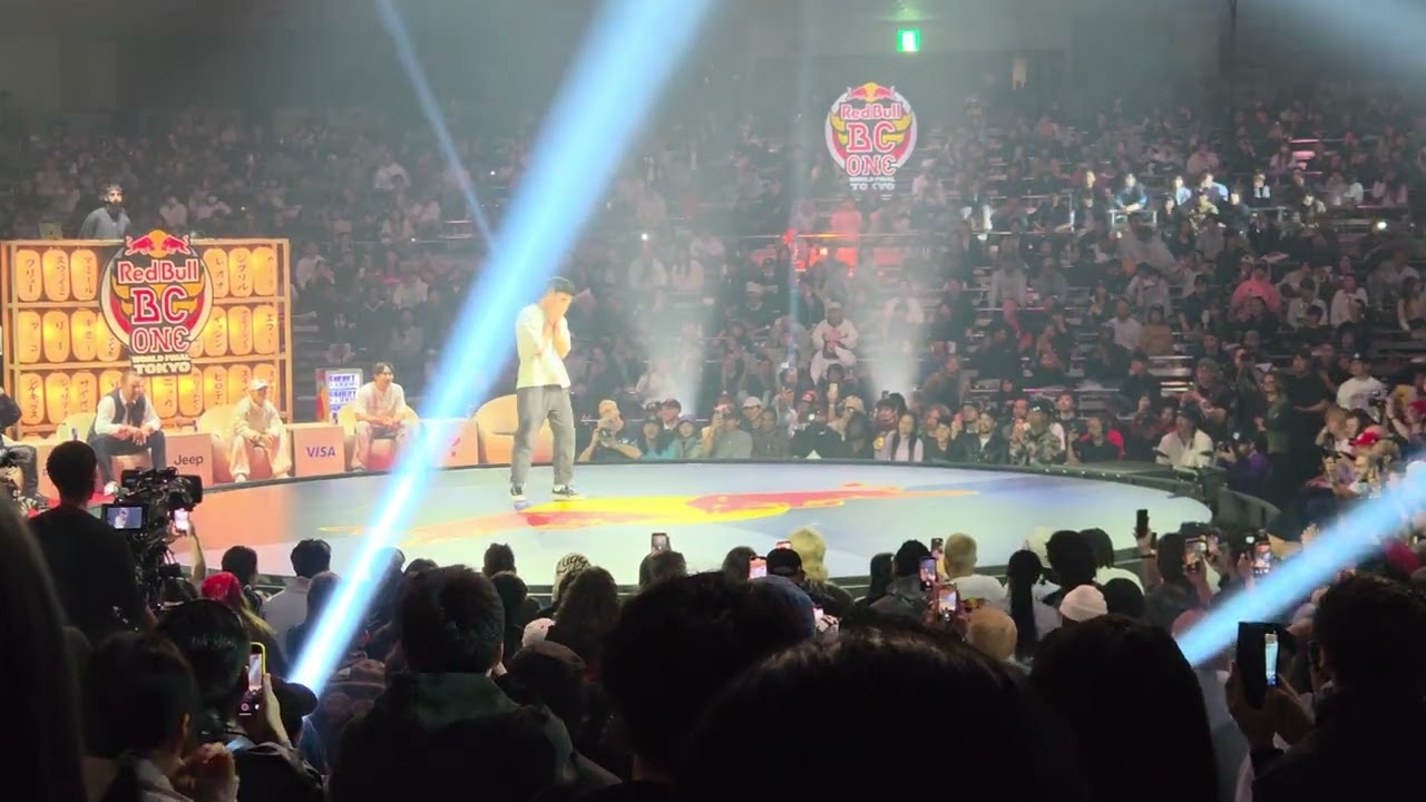 BBOY Cloud Judge move Red Bull BC ONE WORLD FINAL TOKYO 2025