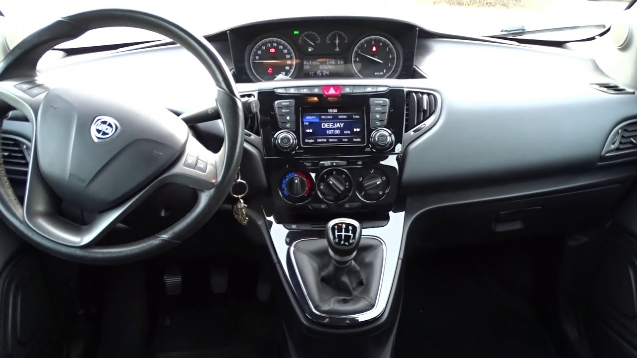 LANCIA YPSILON GOLD 2016