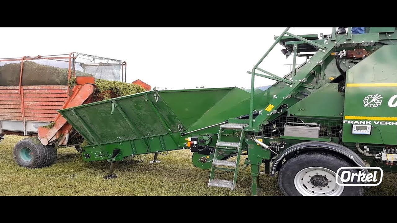 Baling short chopped grass with the Orkel MP2000 Compactor