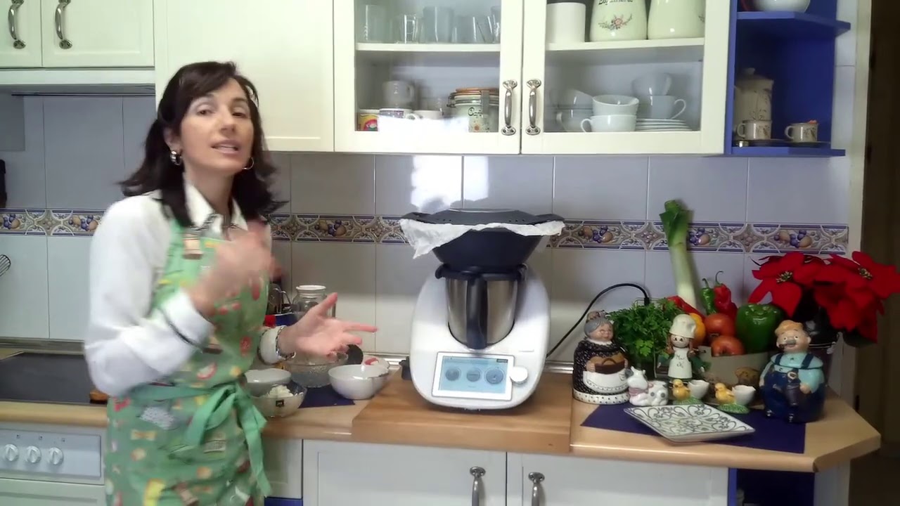 Menú completo thermomix: Patatas guisadas con puerros. Salmón con tres pimientos y salsa de aguacate