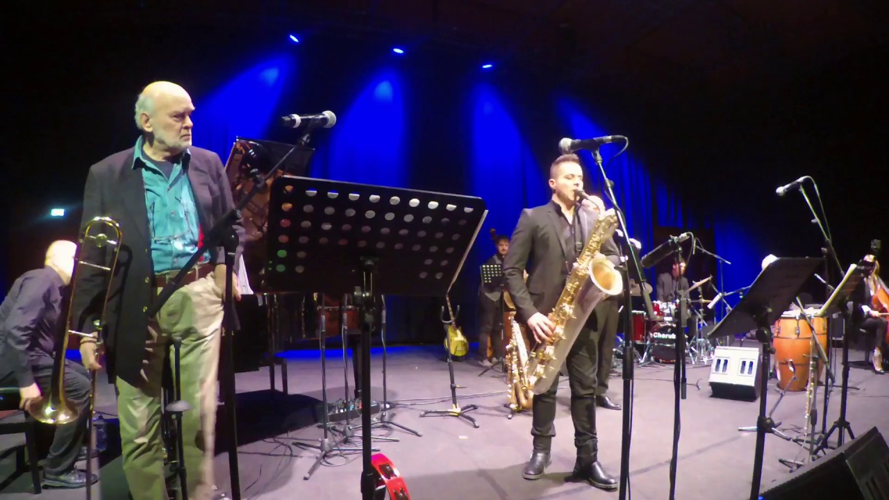 Funky Solo on Baritone Sax R1 Jazz Rampone & Cazzani recording with Zoom Q2n