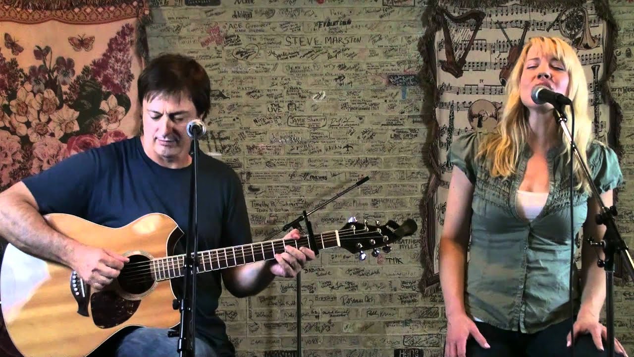 Leslie Mills - Far From All The Tears (KGRL FPA Live Session)
