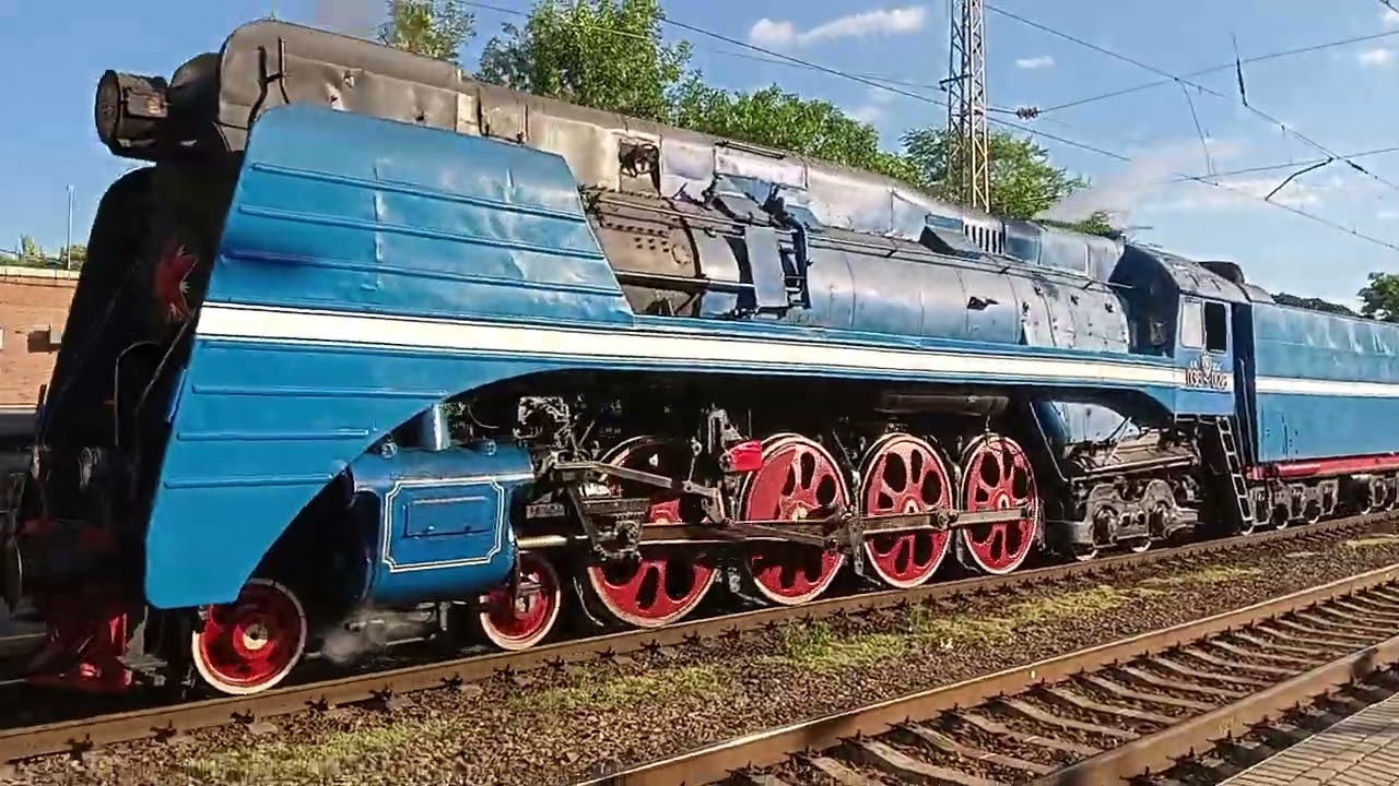 Паровоз П36-0218 с Ретро поездом сообщением Таганрог-Ростов на Дону отправляется с Таганрог 1