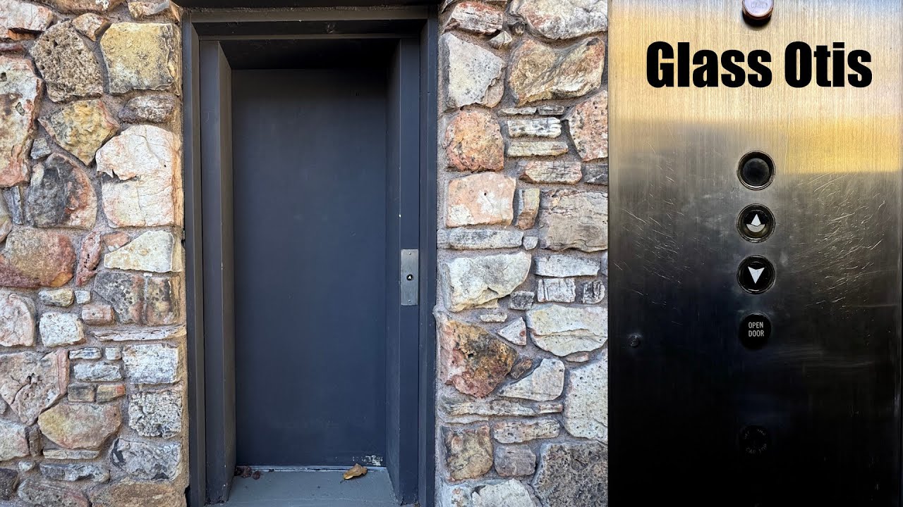 Гидравлический лифт Glass Otis в отеле Best Western в Брэнсоне, штат Миссури