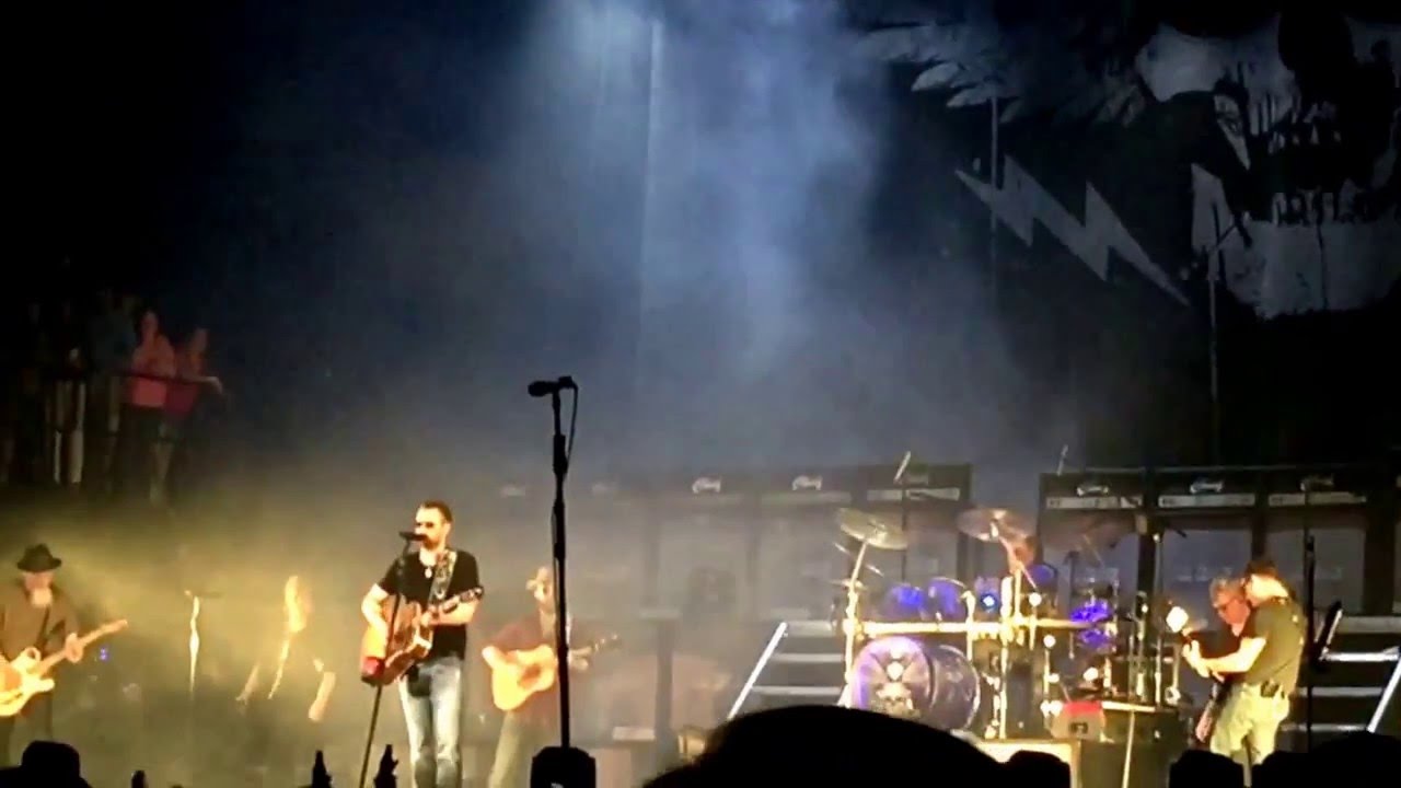 Smoke a little smoke Eric Church Live 2016