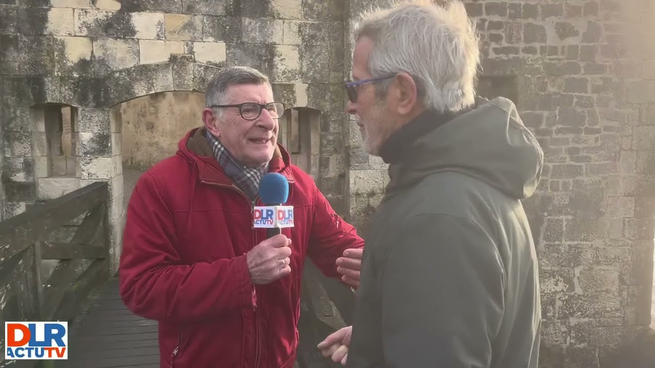 LA TRÈS DISCRÈTE PORTE DES DEUX MOULINS ! Par Jean-Louis Mahé - DLR TV