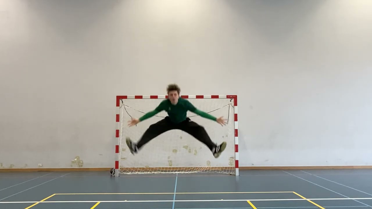 Spagatsprung als Handballtorhüter