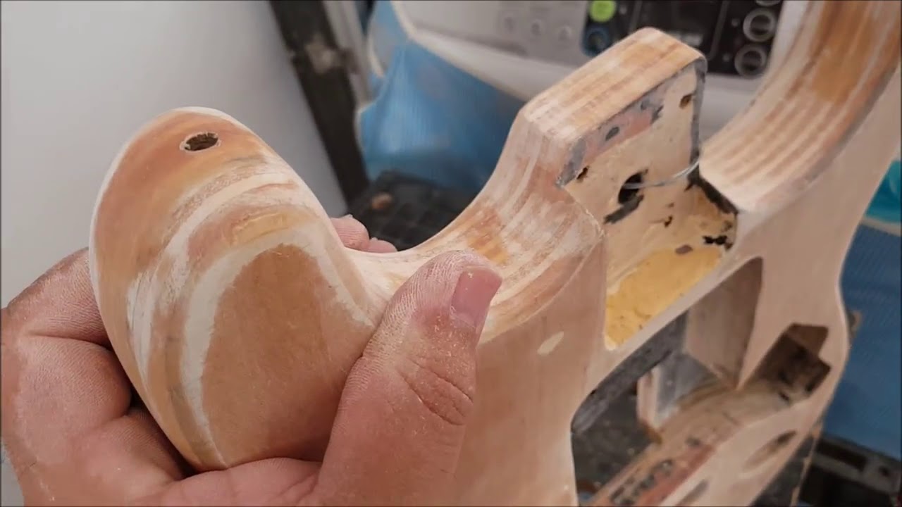 Cómo pintar una guitarra (1a parte: Decapado)
