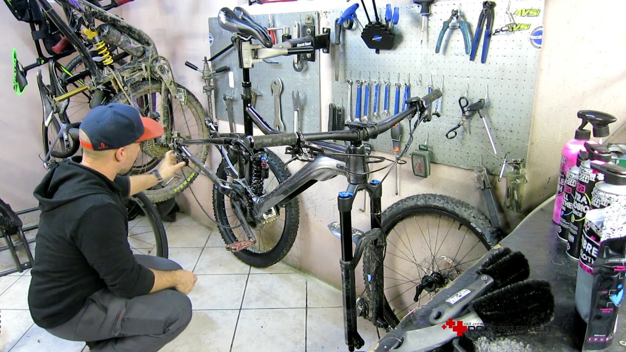 Pulizia di una E-bike senza acqua usando Muc off E-bike range