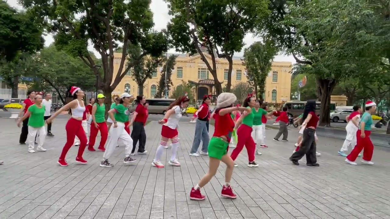 #MuaNoelBenGiaoDuong-Bachat 