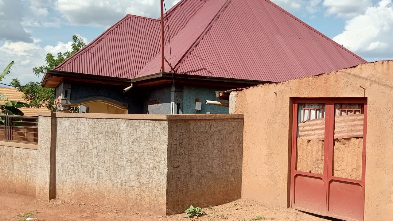 Haragurishwa #Nikumuhanda ndetse ninzu yubucuruzi 28M Negotiable 0785355082