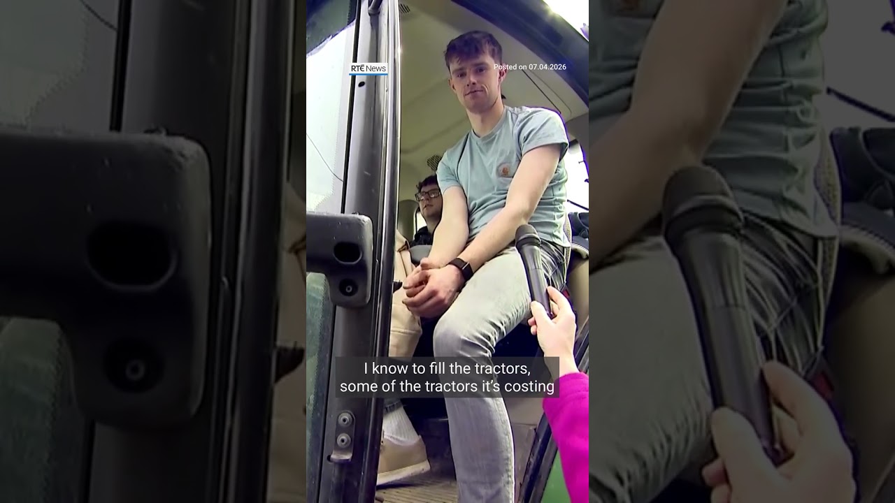 Протесты против повышения цен на топливо продолжаются с блокированием дорог и замедлением движени...