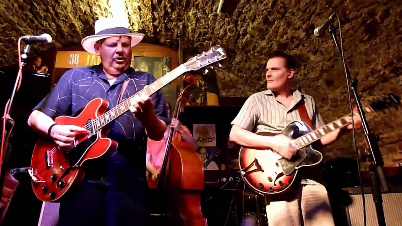 Mojo Blues Band plays 'She Walks Right In'