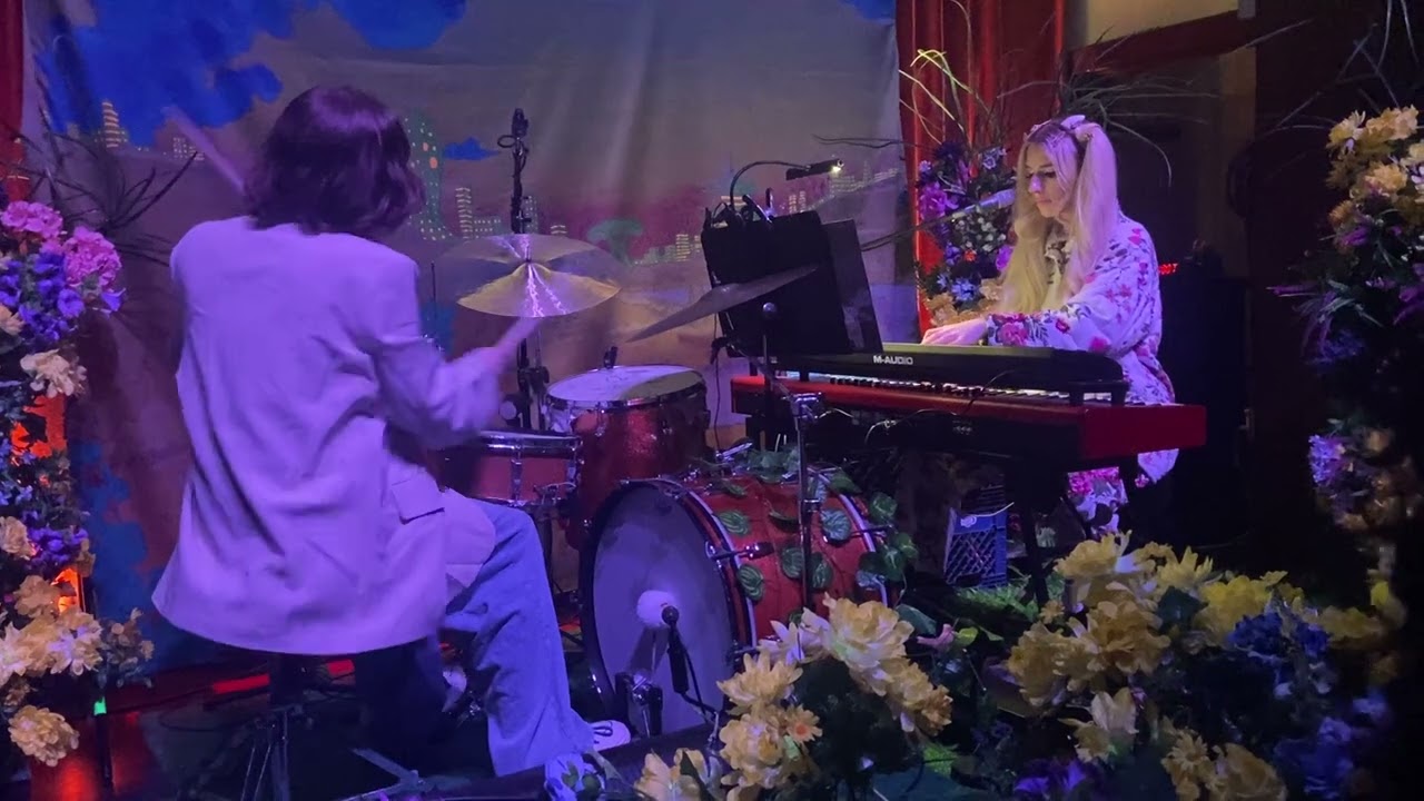 Domi and JD Beck - Moon (Live in San Francisco 11/3/22)