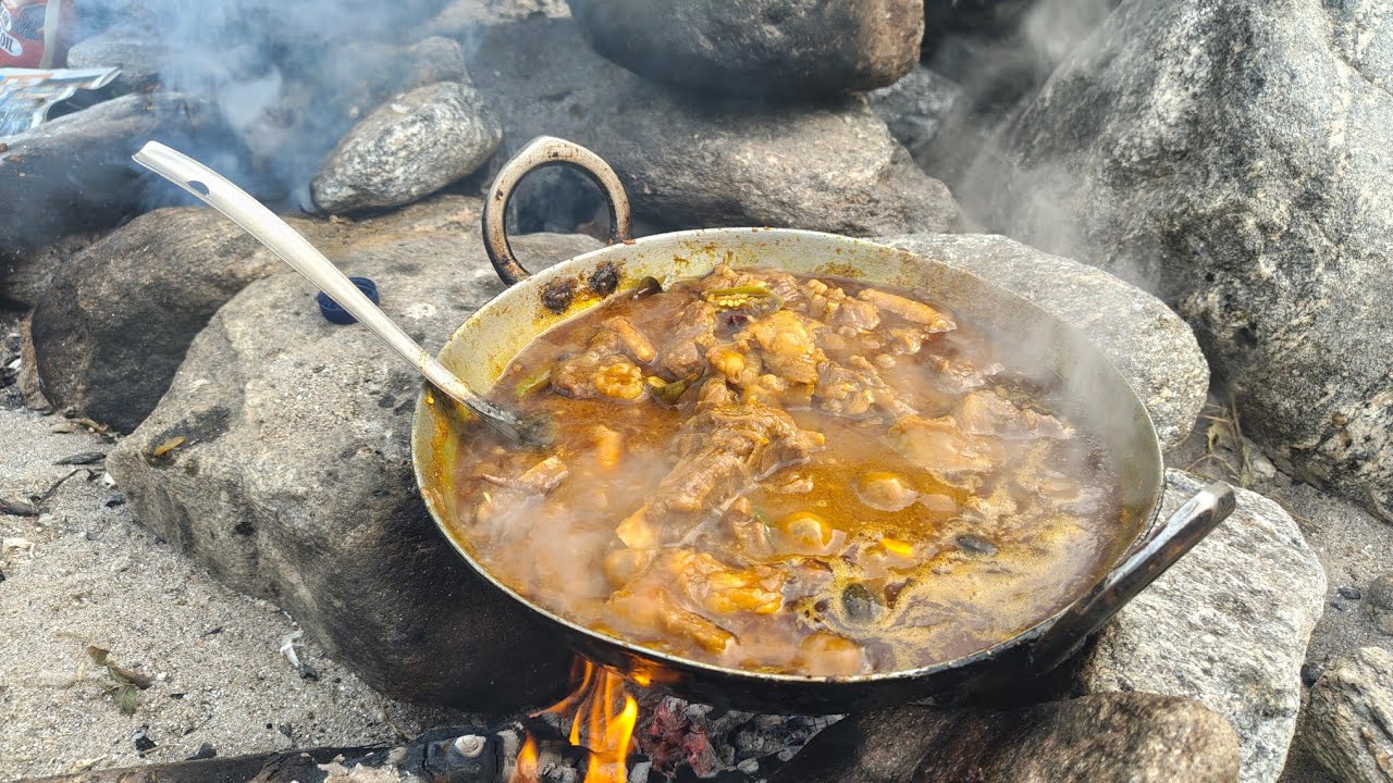 Family picnic me Banaya gaya mutton and Fish   // #picnic #dailyvlog #mutton 